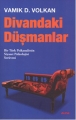 Divandaki Düşmanlar